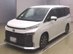 Toyota Voxy, 2023