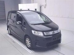 Honda Freed Spike, 2013